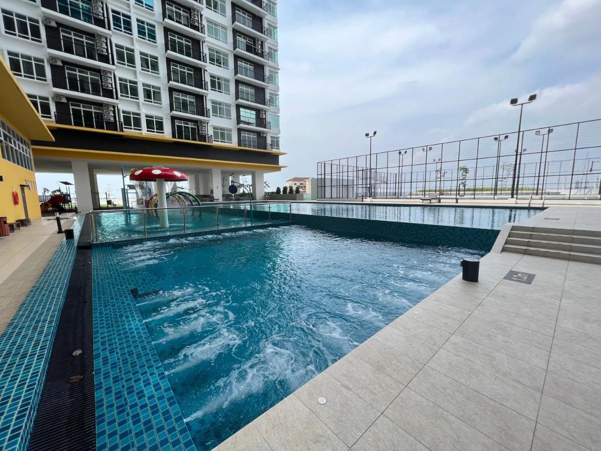 Апартаменты New!! Loving Night Novo 2Br 4-9Pax I Jonker I Netflix I Family Малакка Экстерьер фото